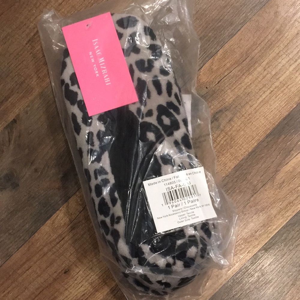 NWT Leopard print slippers - Picture 2 of 2